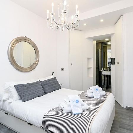 The Essential Trastevere Design Studio Рим Екстер'єр фото