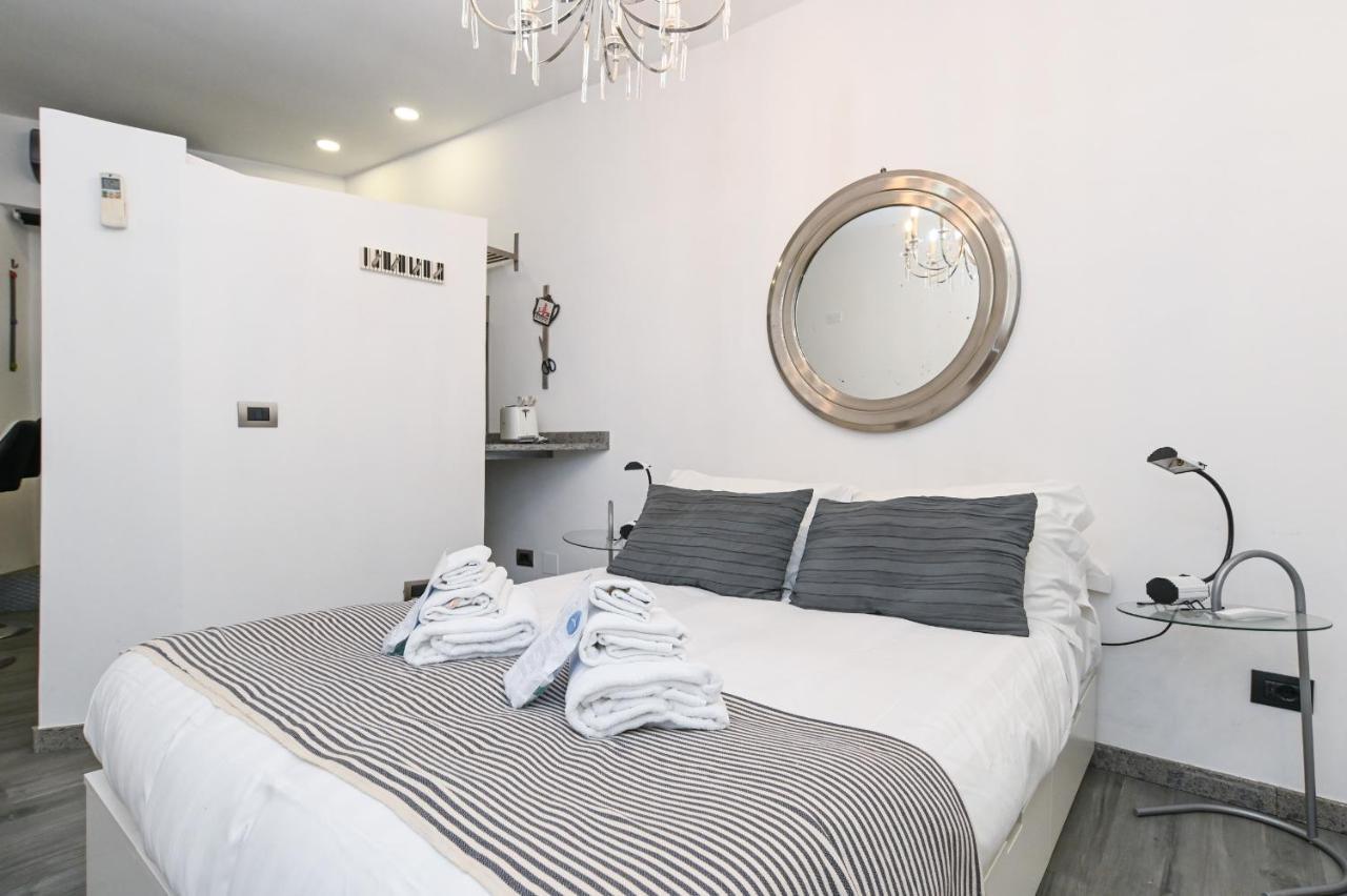 The Essential Trastevere Design Studio Рим Екстер'єр фото