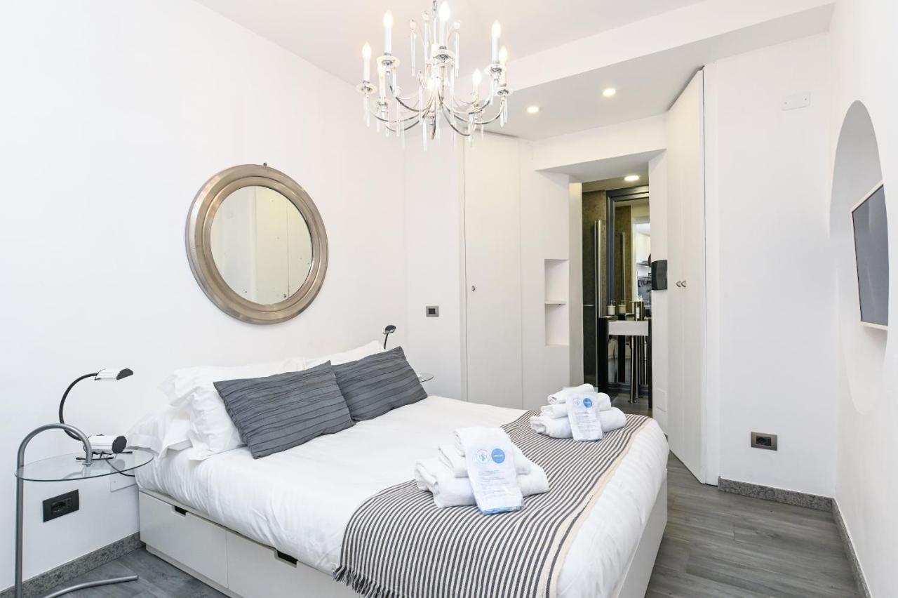 The Essential Trastevere Design Studio Рим Екстер'єр фото