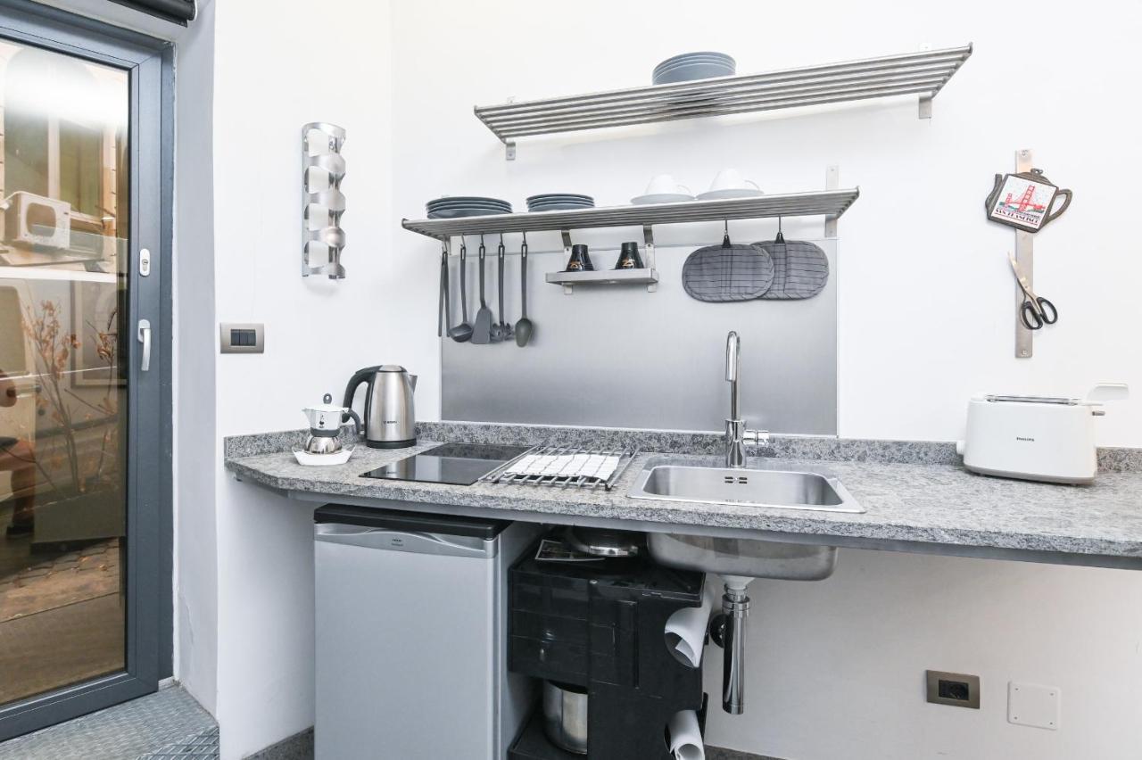 The Essential Trastevere Design Studio Рим Екстер'єр фото