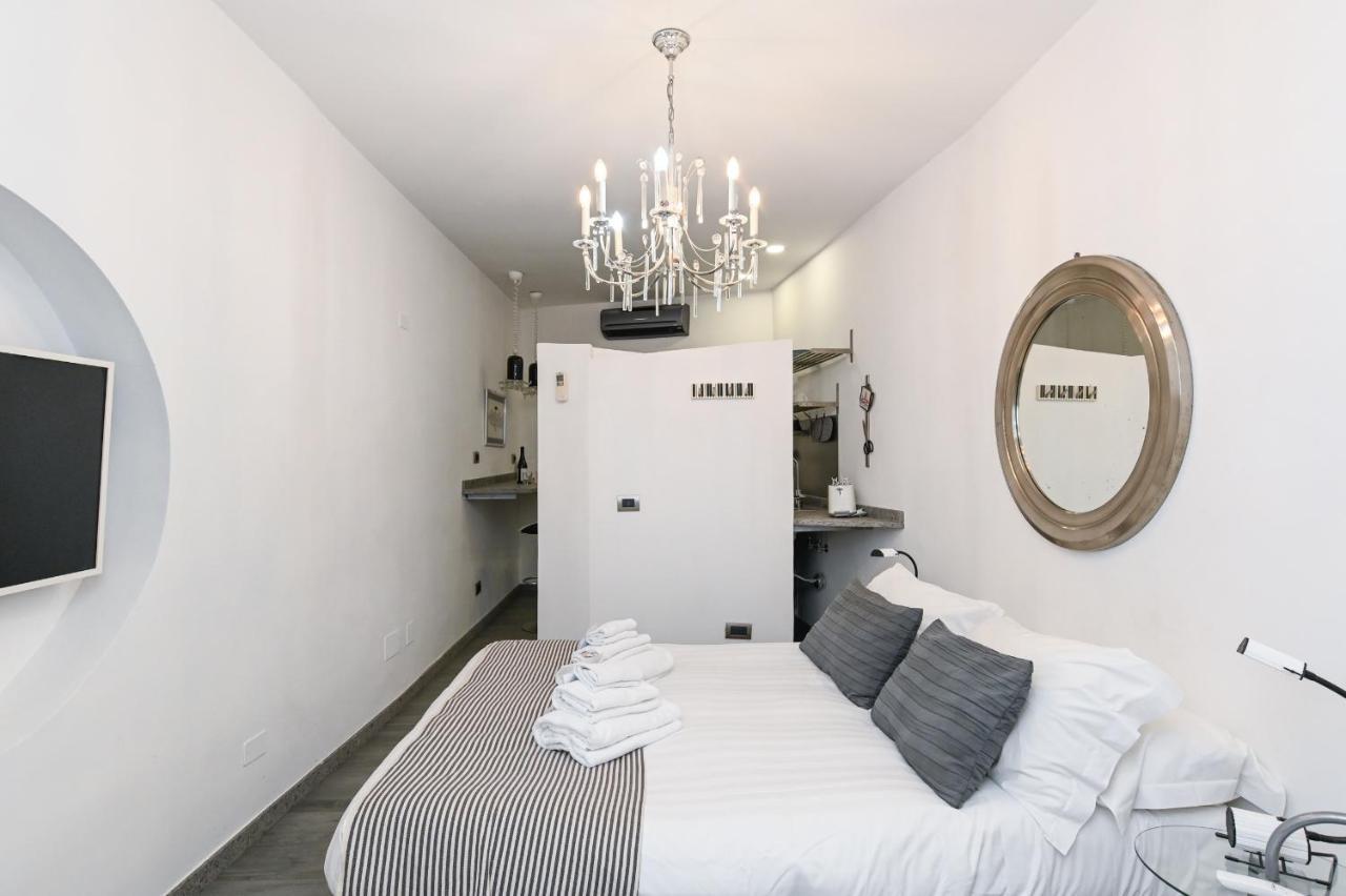 The Essential Trastevere Design Studio Рим Екстер'єр фото