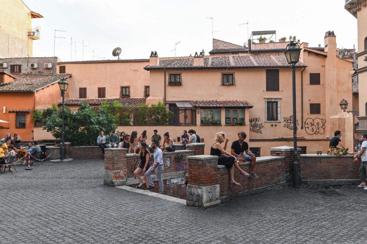 The Essential Trastevere Design Studio Рим Екстер'єр фото