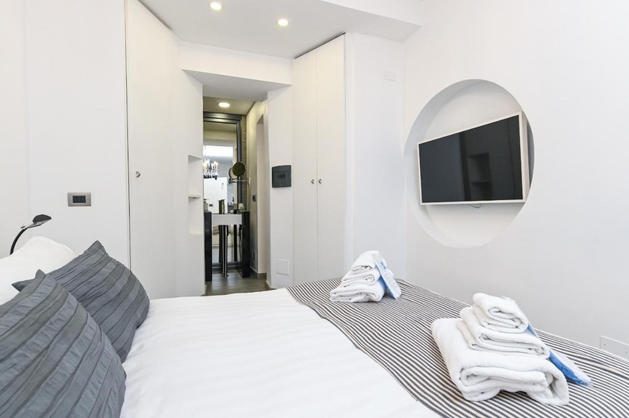 The Essential Trastevere Design Studio Рим Екстер'єр фото