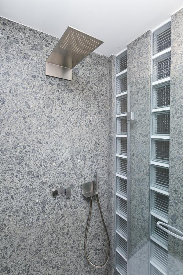 The Essential Trastevere Design Studio Рим Екстер'єр фото